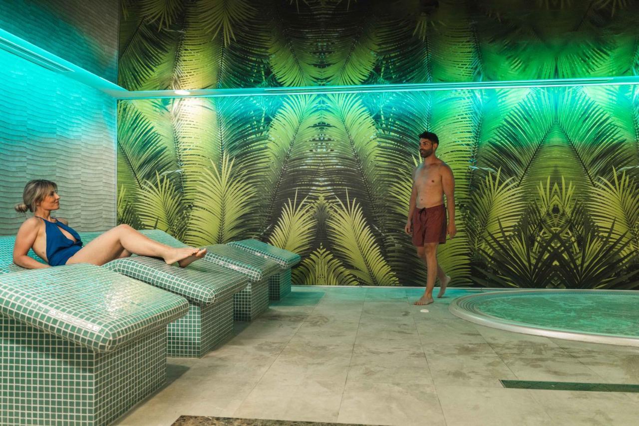 Hotel Magic Tropical Splash