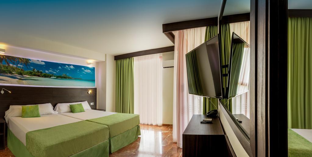 Magic Tropical Splash Hotel